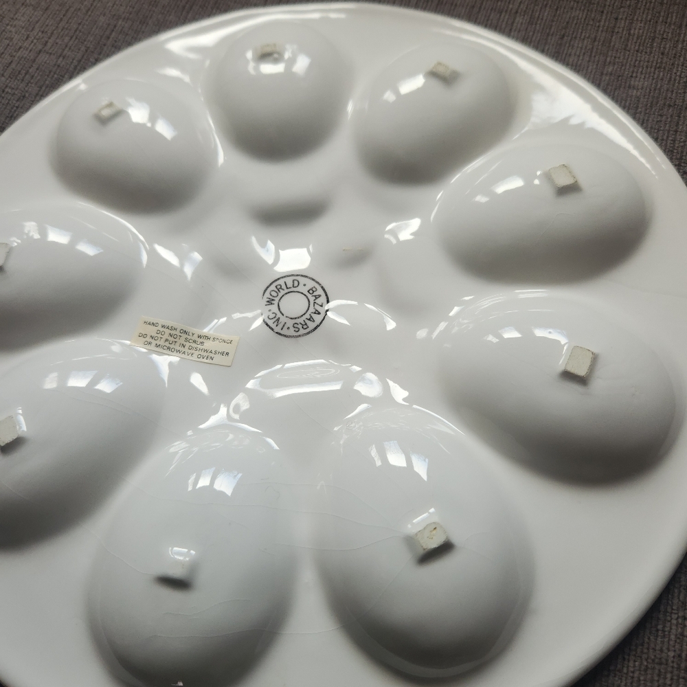 NWT Ceramic Deviled Egg Serving Dish Easter Egg 10 Inch - Picture 8 of 9